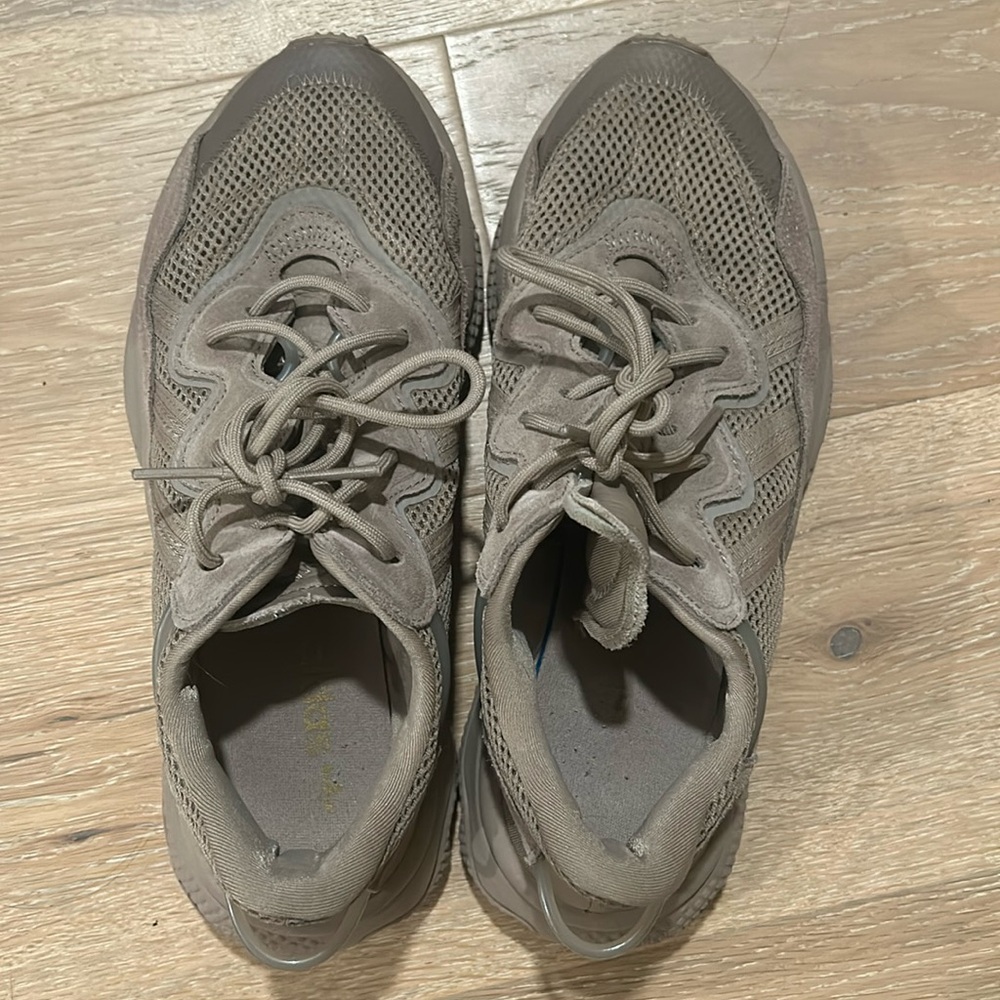 Addidas Oswego’s size 9.5